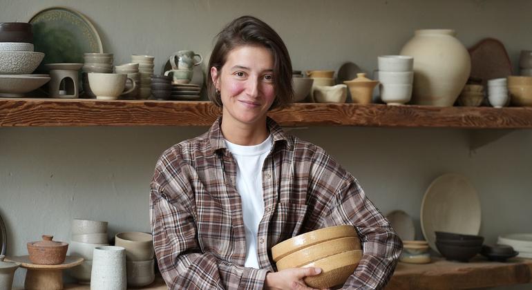  Artista tártara de Crimea, Elvira Demerdzhi.